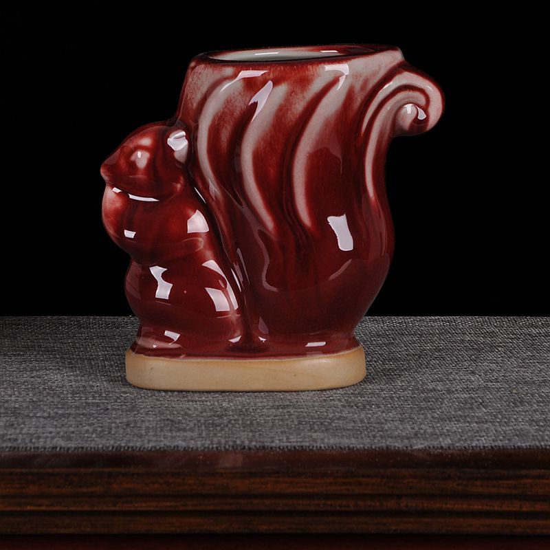 Jingdezhen ceramics new Chinese style squirrel creative gift pen container sitting room office decoration handicraft furnishing articles