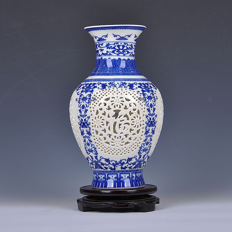 Furnishing articles fashion scene, jingdezhen ceramic vase hollow out blue and white porcelain porcelain vase, home Furnishing articles arts and crafts