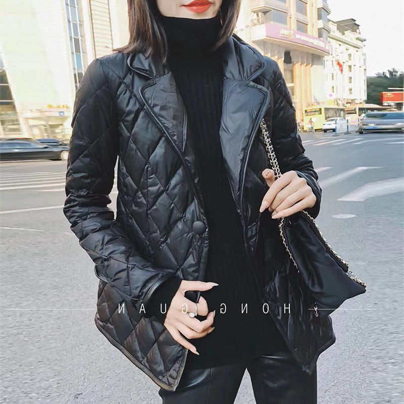 Women's suit down jacket light and thin short European station winter 2022 new European fashion trendy slim slim jacket
