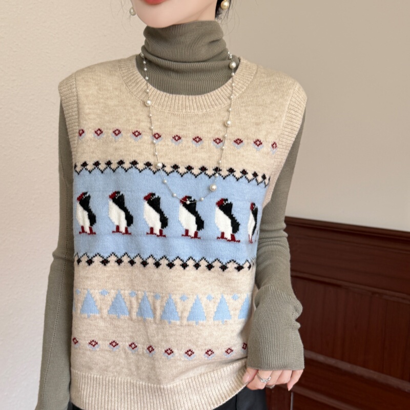 Fun and Energetic Little Penguin! Women's Autumn Loose Casual Pullover Vest Sweater with Oatmeal-Colored Layered Design Fun and Energetic Little Penguin! Women's Autumn Loose Casual Pullover Vest Sweater with Oatmeal-Colored Layered Design