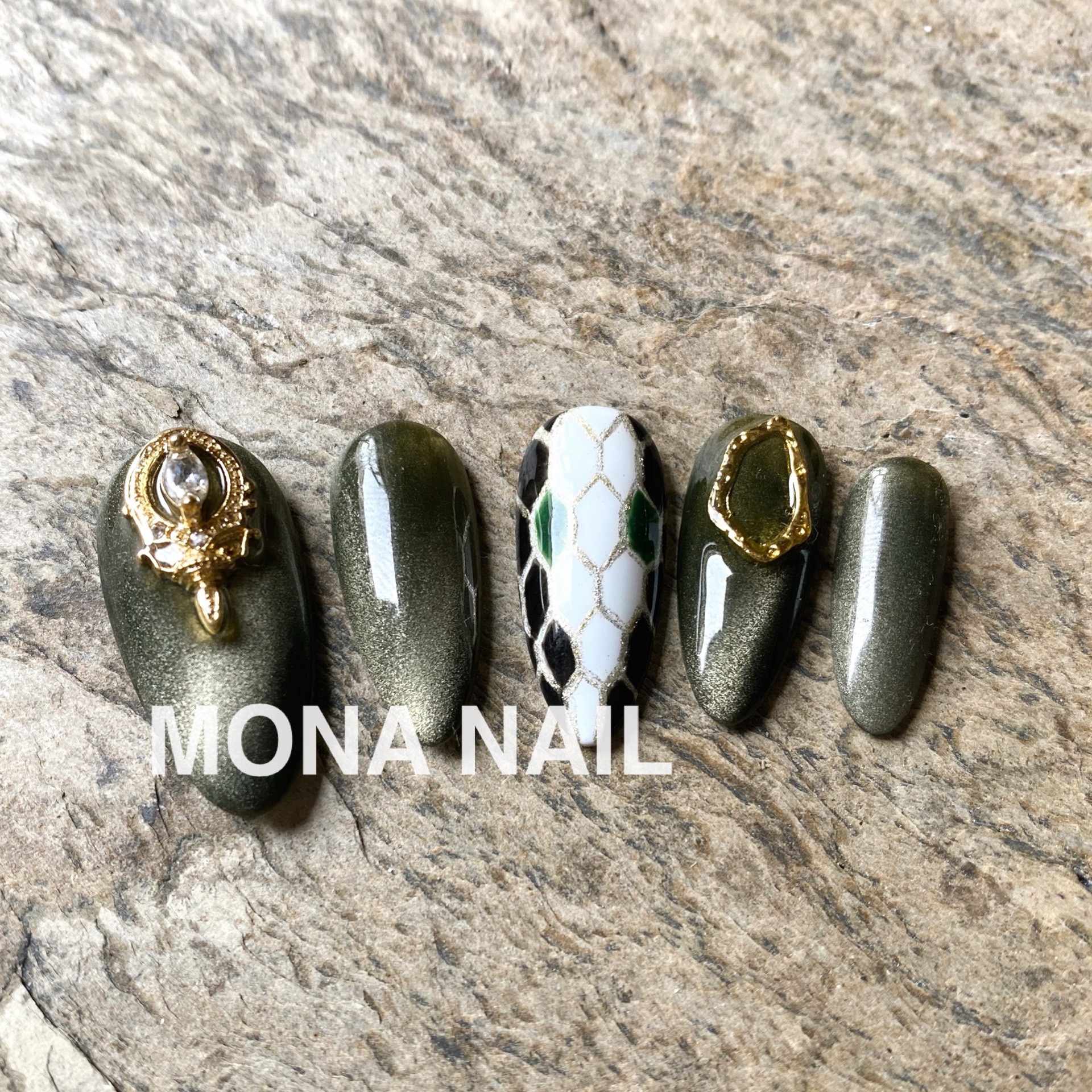 (Sold Out for appreciation) The Jedi Snake Head Bv Wearables of the Removable Ins Day-Style Finished Product