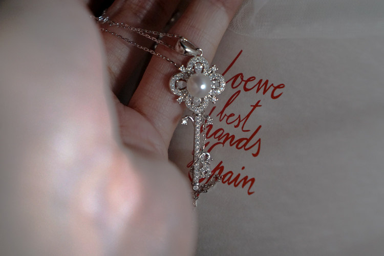 What's this all about fairy-level mirror positive round Aurora akoya Powder Seawater Pearl Key Necklace