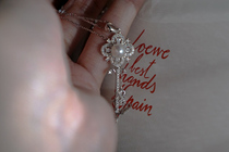 What is this fairy level mirror round Aurora akoya Karya through powder seawater pearl key necklace