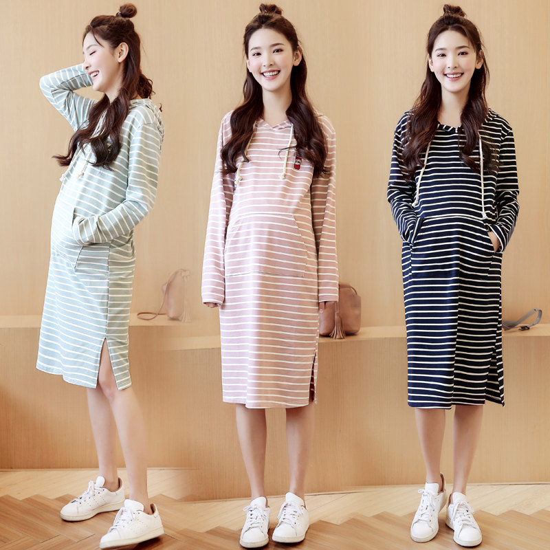 Maternity dress spring dress fashion item 2021 new Korean version of the tide mother hooded striped medium-long-sleeved top