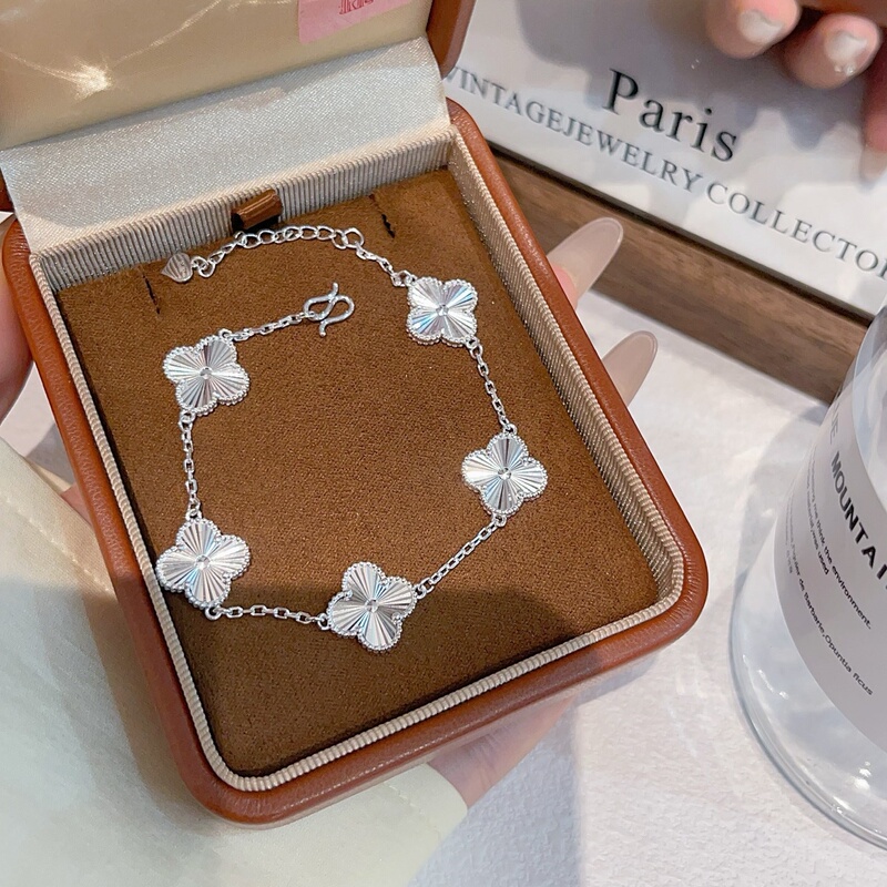 Pure Silver Lucky Four-Leaf Clover Bracelet, Sterling Silver Laser-Engraved, Niche High-End Jewelry, Gift for Girlfriend Pure Silver Lucky Four-Leaf Clover Bracelet, Sterling Silver Laser-Engraved, Niche High-End Jewelry, Gift for Girlfriend