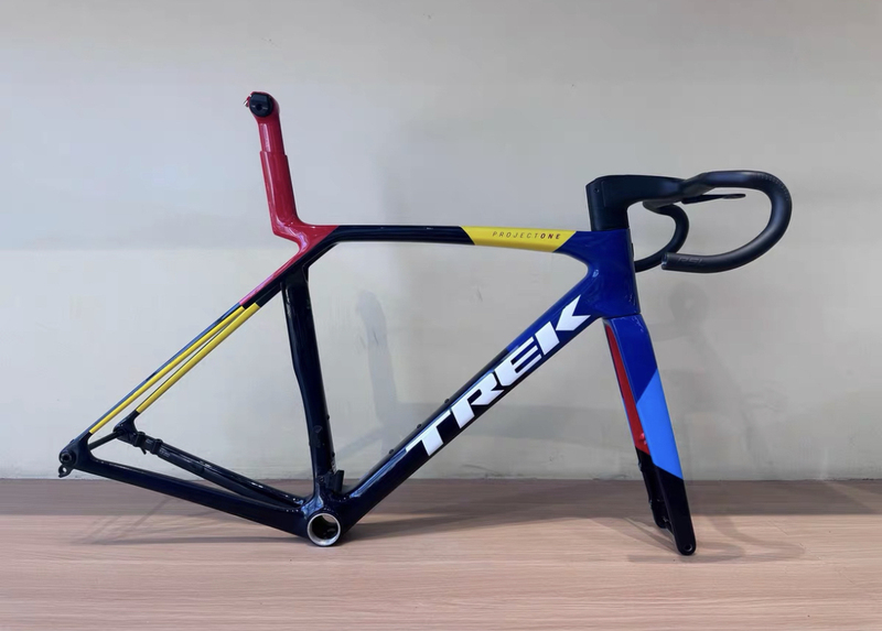 Trek Madone Eighth Generation Carbon Fiber Disc Brake Road Frame with Handlebar Trek Madone Slr Team