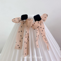 Lightweight Lady big bow ear clip spiral earless female earrings 2020 new face small exaggerated point