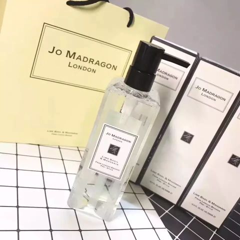 Zumalong Classic Zumalong Freesia Aromatherapy Silky Perfume Shower Gel Fragrance Mazulong 500ml