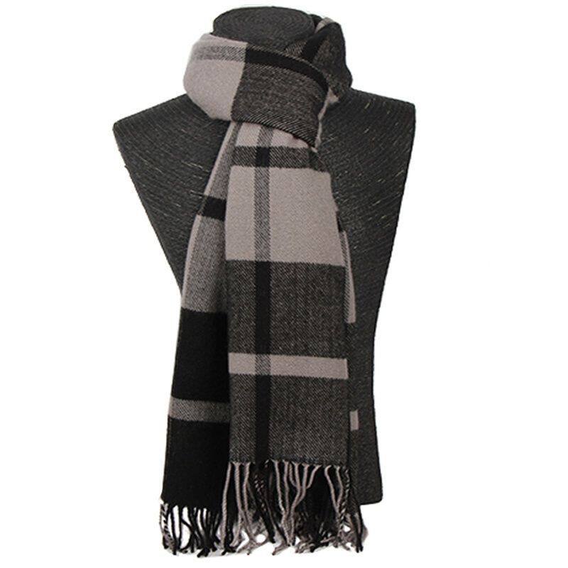 男女兼用のチェック柄スカーフ。冬にぴったりの厚手の韓国風デザインで、男性への誕生日プレゼントにも最適です。