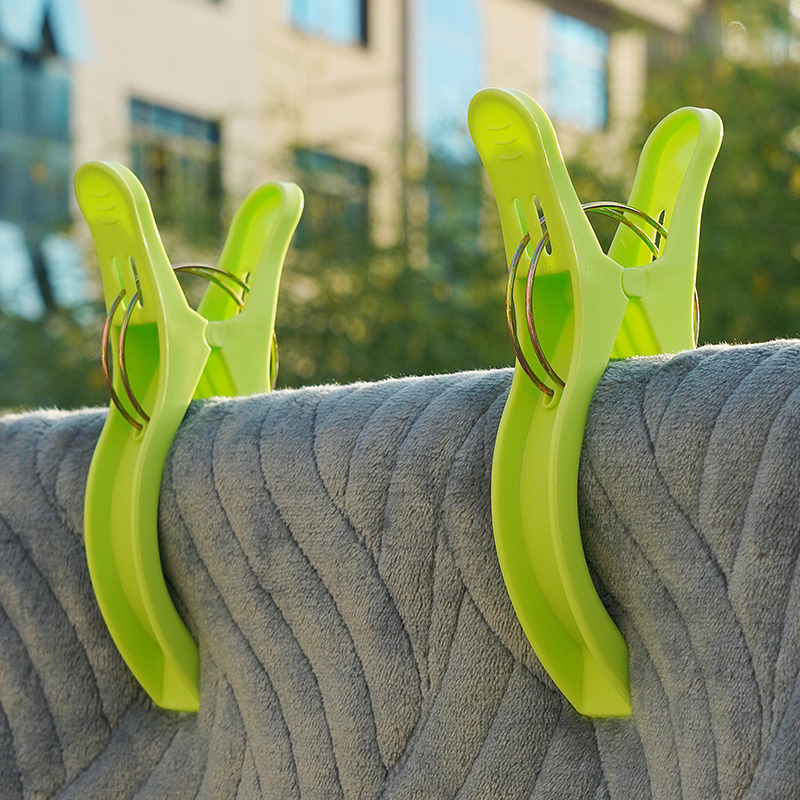 Large number of plastic hanging clothes clip cotton quilted clothes hanger windproof clip powerful cotton quilted by big clips Home Sun Quilt Clips