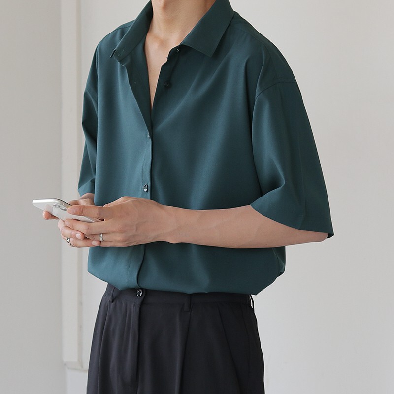 High-End, Wrinkle-Free, White Ice Silk Shirt for Men, Short-Sleeved, with a Draping Effect, Korean Style, Loose Fit, Trendy and Cool