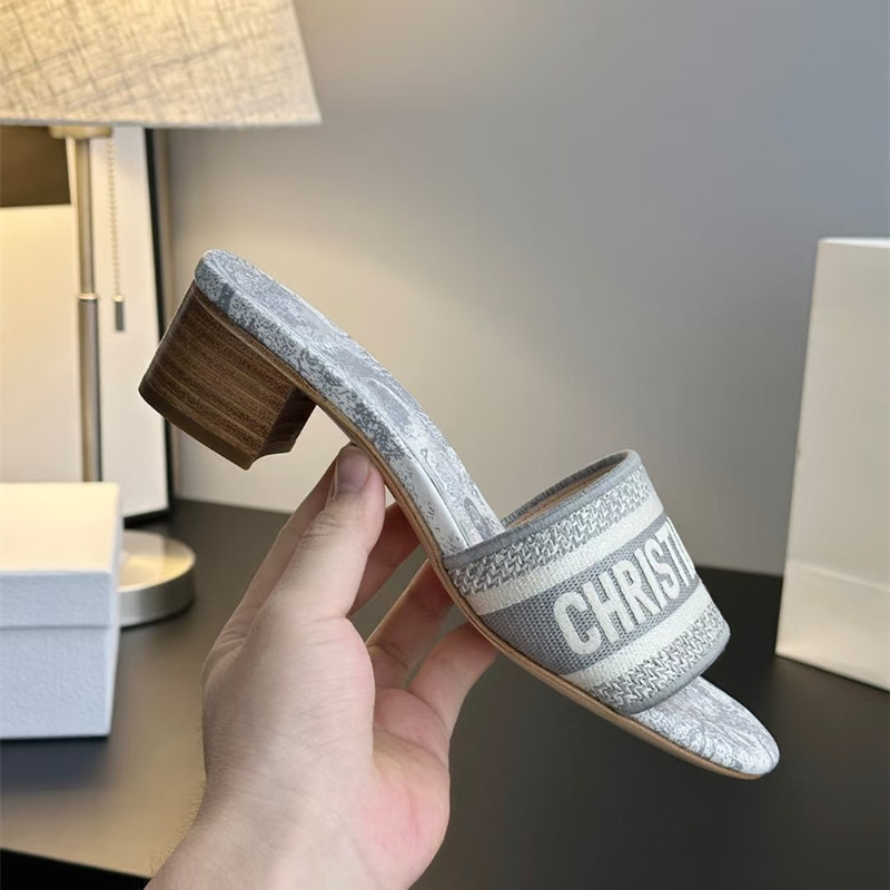 2025 Letter Embroidery Print Pattern Flat Sandals for Women Summer Outdoor Genuine Leather Strap Sandals Women's Chunky High Heels