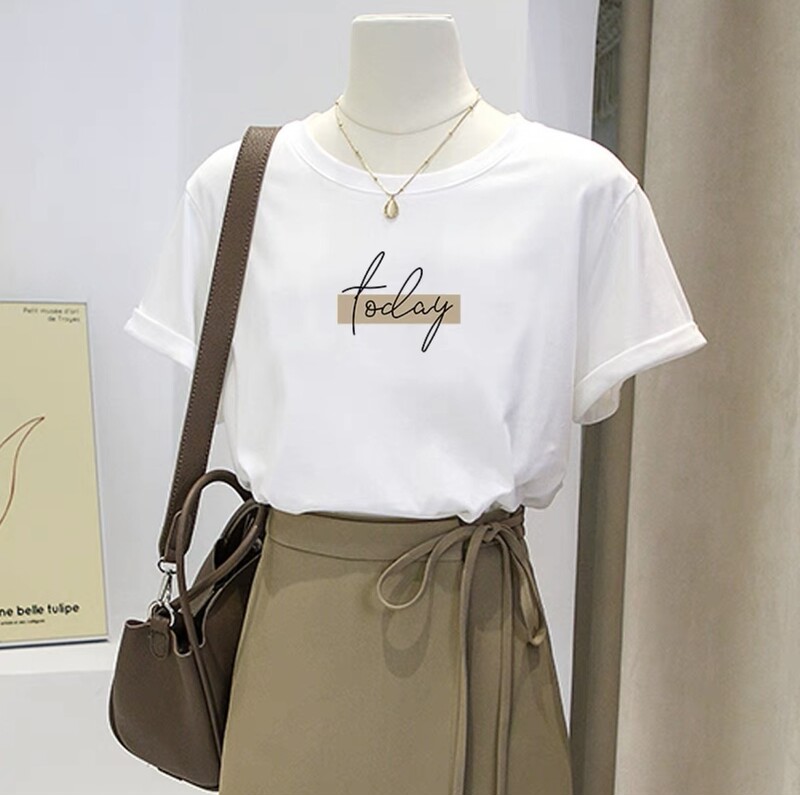 White Loose-Fitting Slimming T-Shirt with Round Neck and Short Sleeves for Women, 2026 Summer New Style, Dongdaemun T-Shirt