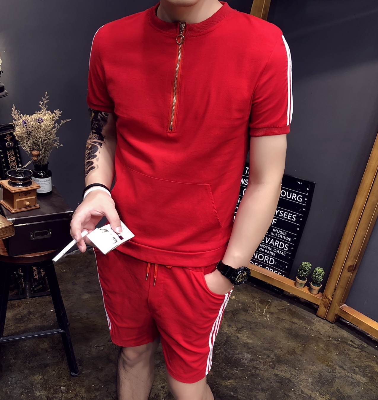 Bộ đồ xã hội ngắn tay ngắn mùa hè tinh thần chàng áo thun tay nhanh tay đỏ nam hai dây phù hợp nam đẹp trai giản dị quần jean nam rách