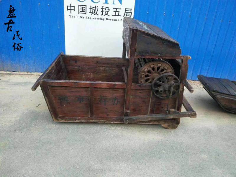 Nostalgia Old Fashioned Rickwork Rice Machine Thresher Rice Hulk Shedding Machine Folk Old Objects Collection Show Old Farm Furniture