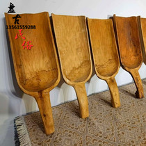 Nostalgic old-fashioned shovel shovel Old Wood shovel folklore display old goods old objects