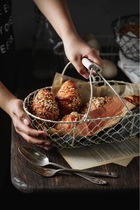  Retro wrought iron woven storage basket Kitchen fruit blue bread basket storage frame desktop storage basket handle