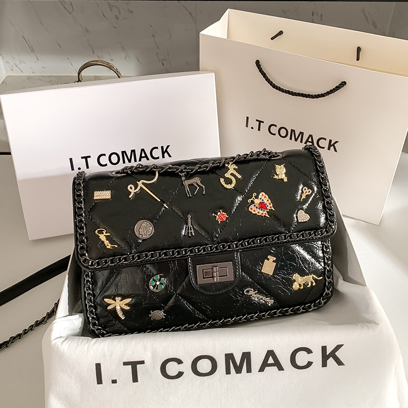 Hong Kong leather thirty and Gu Jia same diangue chain package female autumn and winter 2020 new tide of small crowd stray package