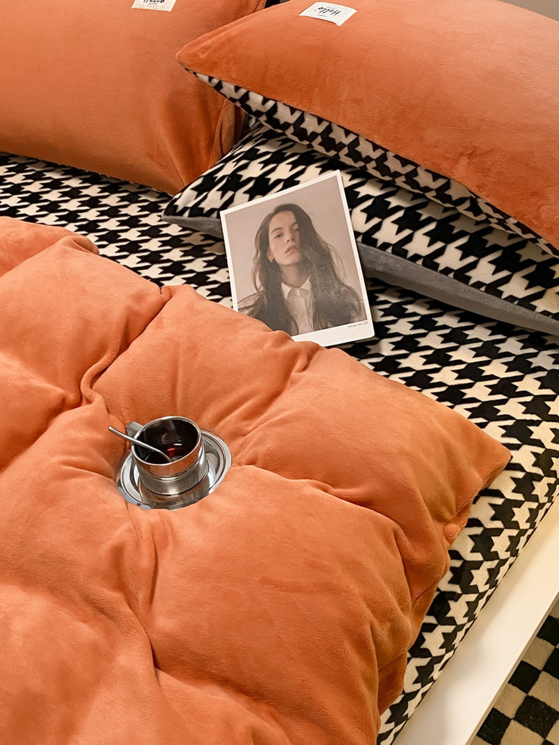 Milk Velvet Four-Piece Bedding Set, Thickened Double-Sided Winter Coral Flannel Duvet Cover and Bed Sheet Set, 4-Piece Set