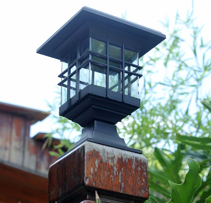 Solar column head lamp outdoor waterproof decorative wall lamp home courtyard column head lawn lamp European wall lamp