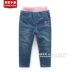 Cá rất nhỏ 38991 cô gái mùa đông mới chần denim đan quần chần 100-140 đầy trăm yếm bò cho bé Quần jean