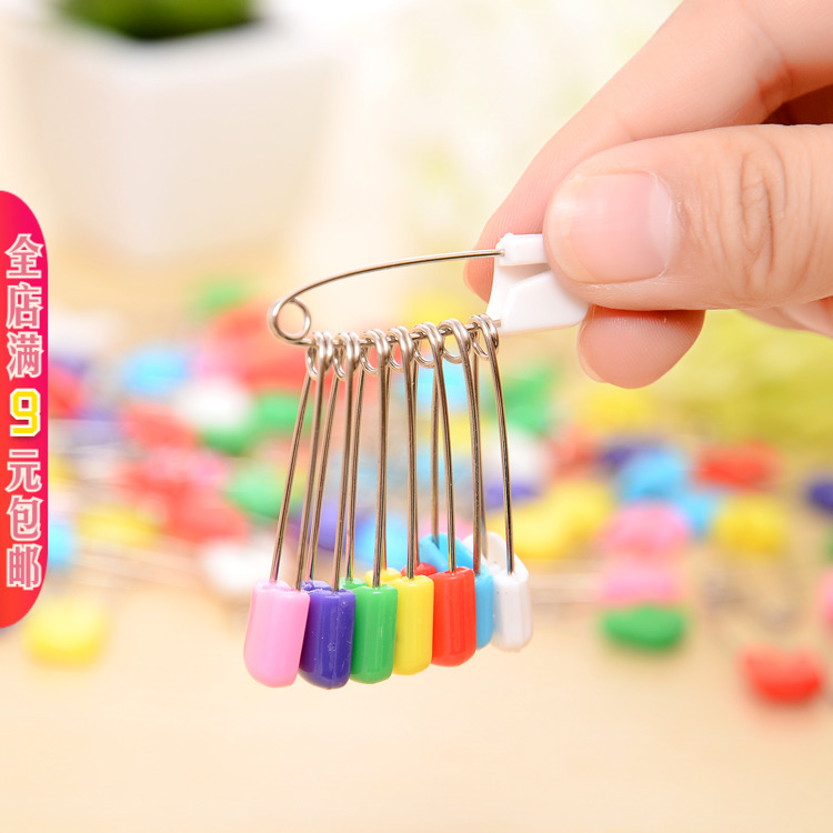 Baby color safety pin Children's baby saliva towel bib Stainless steel anti-rebound scarf brooch buckle