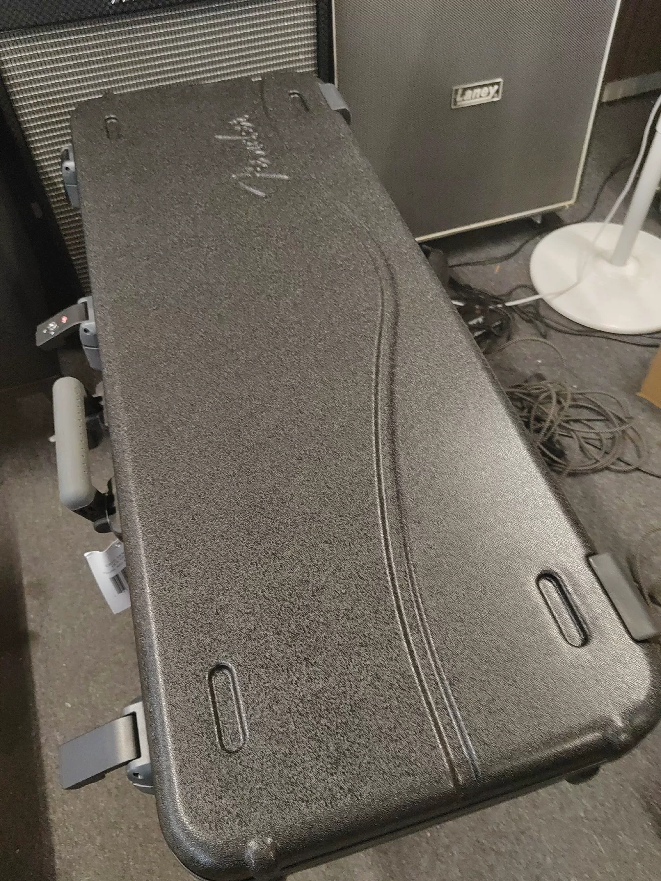 Spot Fernida Ferner's 2nd generation TeleCaster electric guitar limited pink piano box roses