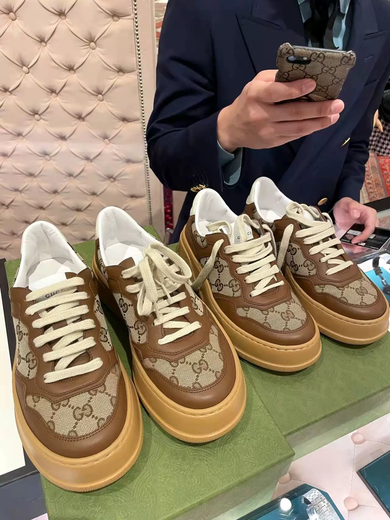 Покупка Gucci/Gucci Мужская обувь Коричневый цвет Цветок Папер Печенье Обувь Guqi Женская обувь толсто дно увеличение кэжуал