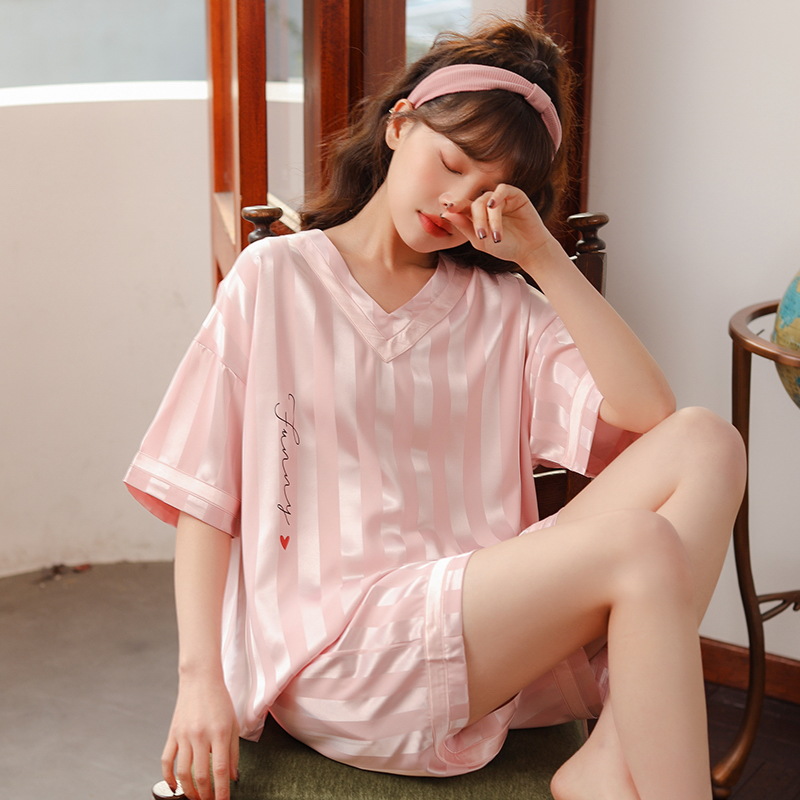 Ice silk lady summer 2022 new large - size loose short - sleeved shorts silk can wear home clothes