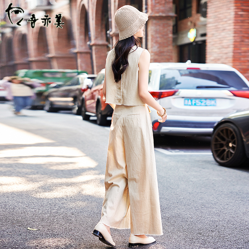Korean Retro Style Sleeveless Top and Wide-Leg Pants Two-Piece Set for Women, Summer 2026 New Elegant Cotton and Linen Suit Korean Retro Style Sleeveless Top and Wide-Leg Pants Two-Piece Set for Women, Summer 2026 New Elegant Cotton and Linen Suit