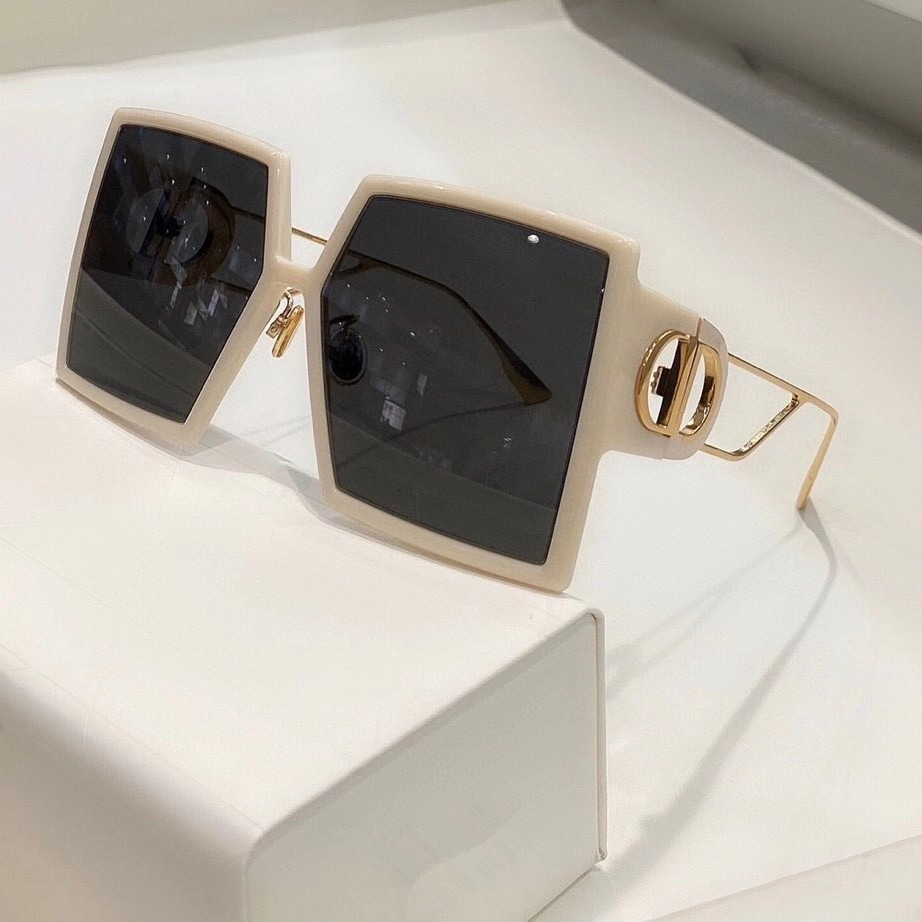 D - family 2023 new Montaigne Sunglasses female senior INS face appears thin white CD sunglasses personality tide