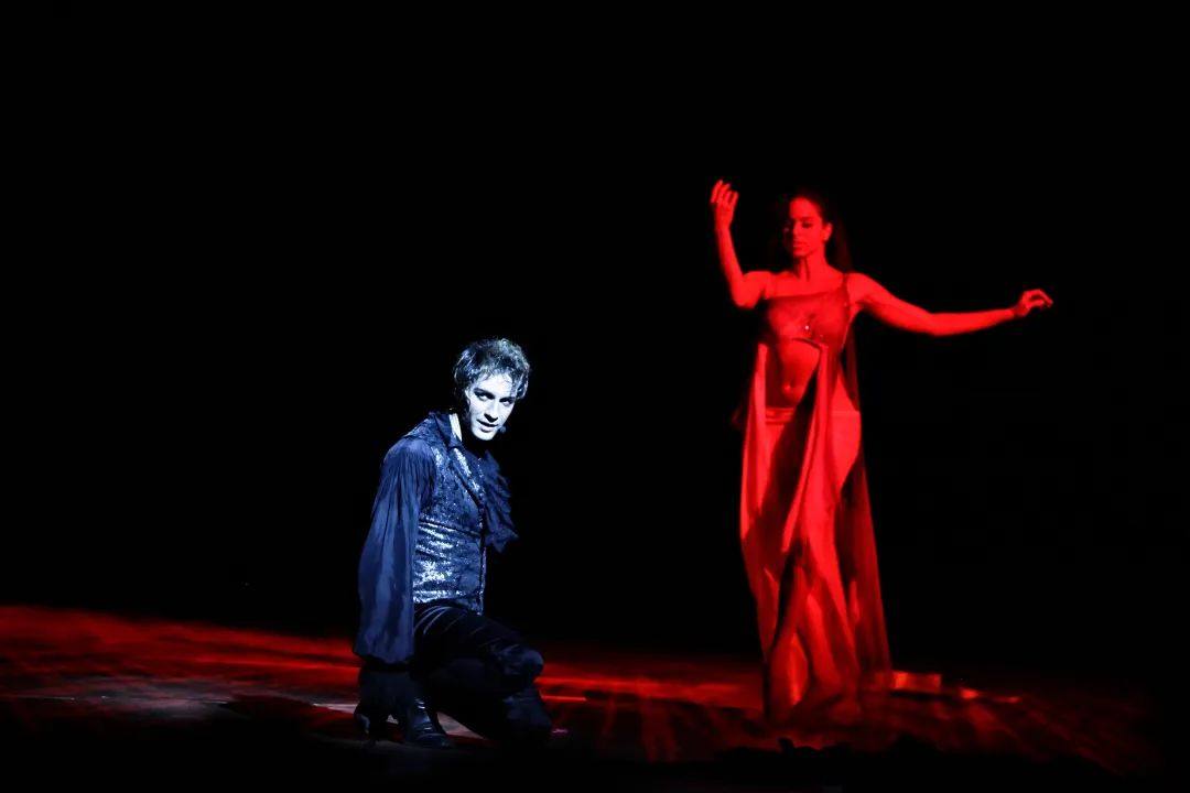 法语原版音乐剧《摇滚莫扎特》武汉站