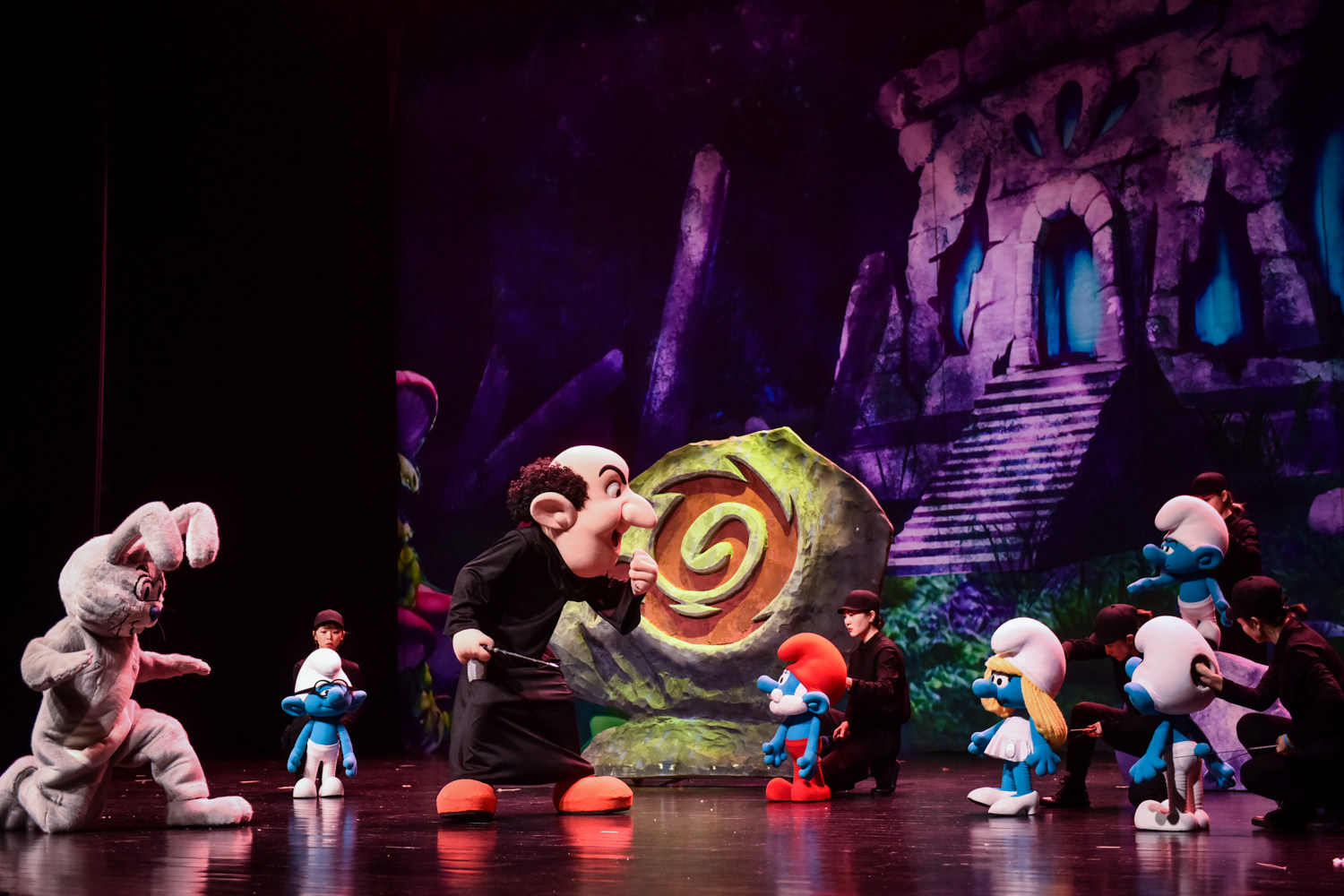 走进我国村庄）古诗说唱话乡愁 上海青年做文明“翻译官”