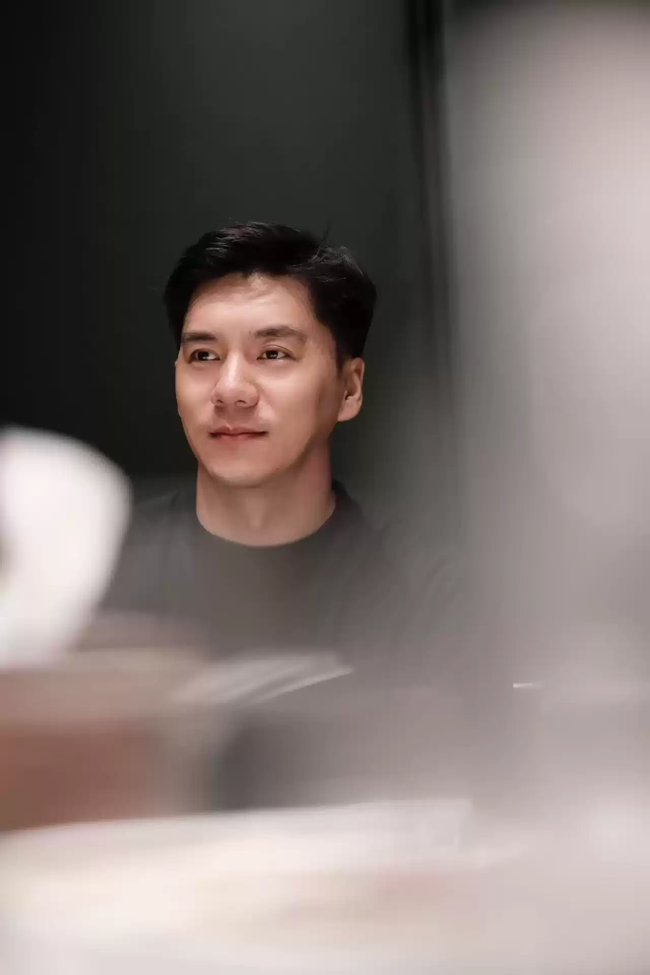 2026杨婷导演 黄磊X何炅领衔主演 话剧《农庄馆客人》—上海站 2026杨婷导演 黄磊X何炅领衔主演 话剧《农庄馆客人》—上海站