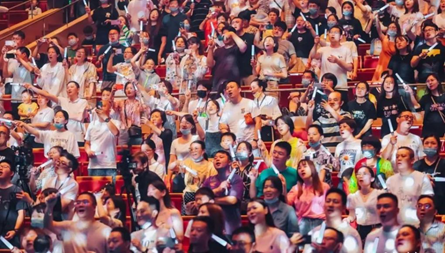 《再回首》经典时代金曲演唱会