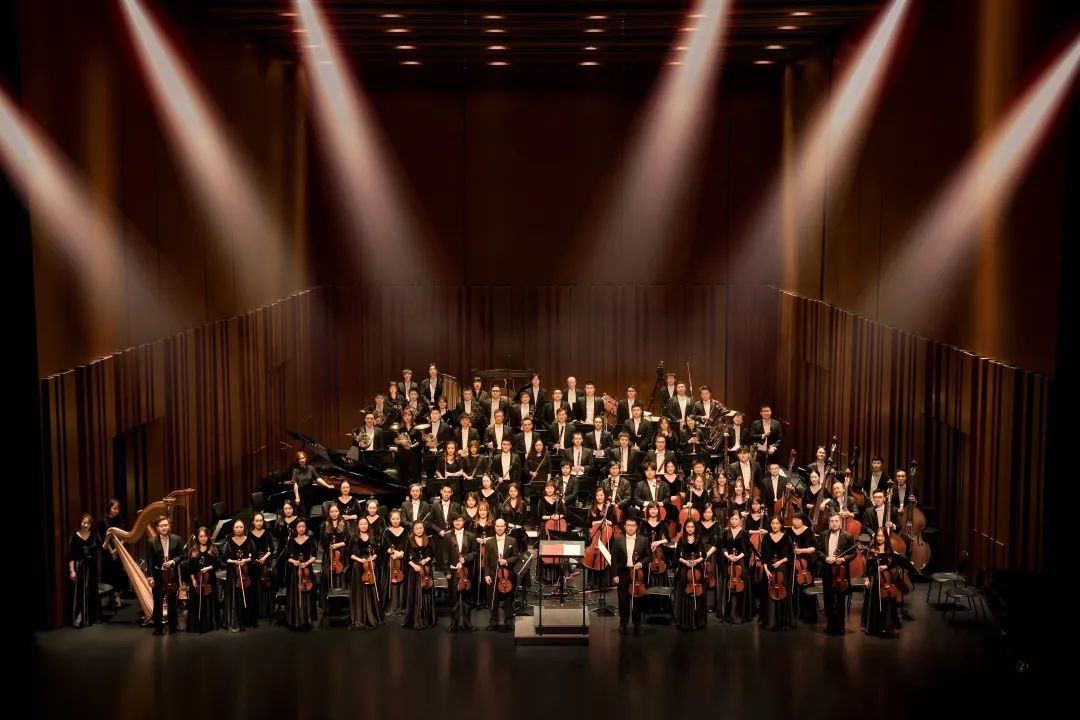 【南通】《“经典纵横”——谭利华携上海爱乐乐团新年音乐会》