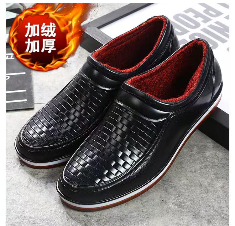 Giày nhà bếp nam mùa đông thấp để giúp cộng với bông ngắn ống đi mưa bình thường chống trượt làm việc mưa giày nam rửa xe cao su không thấm nước dép đi mưa