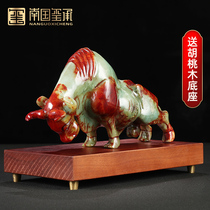 Jade cow ornaments bullfighting a pair of boss desk decoration ornaments Wangshi Niu Zhaicai home living room ornaments