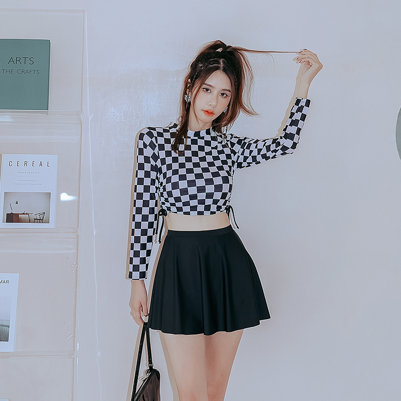 Miss Deer two-piece long-sleeved skirt conservative swimsuit female surfing hot spring checkerboard Korean ins style sexy