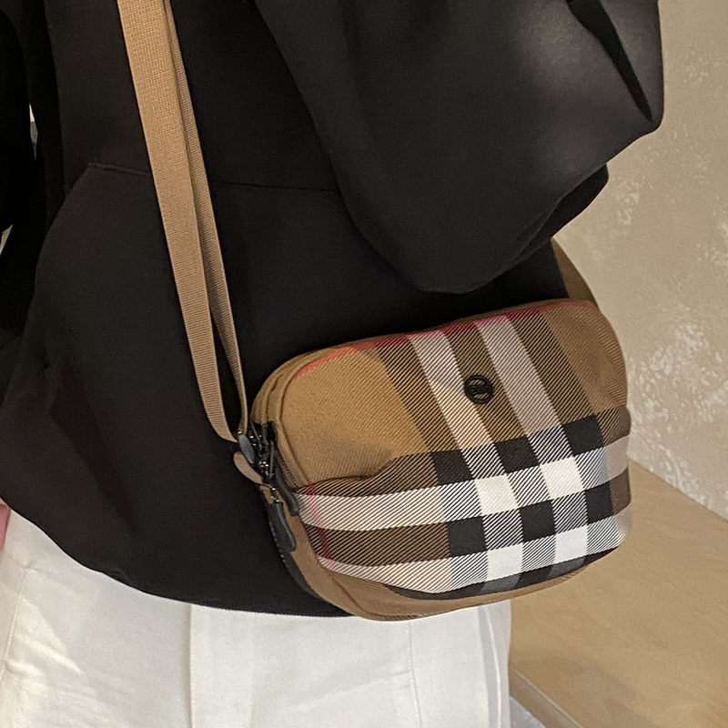 Japanese Gk High-End Plaid Small Bag, New Fashion Versatile Shoulder Crossbody Bag, Lightweight Commuter Canvas Casual Bag