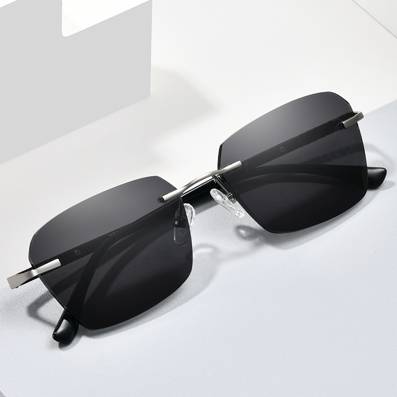 2022 New frame sunglasses male myopia sunglasses can be configured with a number of titanium frames shading sunlight discoloration glasses