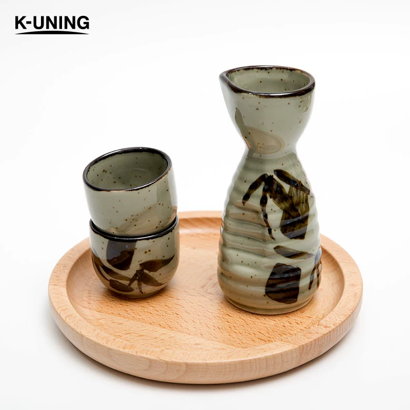 Xunwei Nhật Bản Sake Wineware Gốm sứ Nhật Bản Rượu vang Yizi Tre Wine Cup Rượu vang Bộ quà tặng thủy tinh - Rượu vang