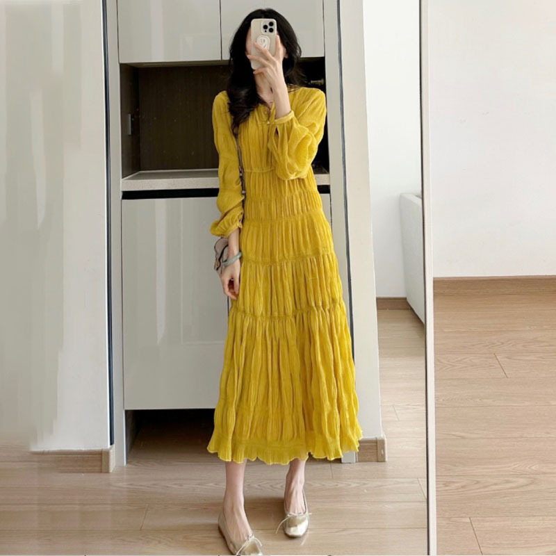 Korean Chic 2026 Spring New French Retro Slim-Fit V-Neck Yellow Pleated Chiffon Dress for Women