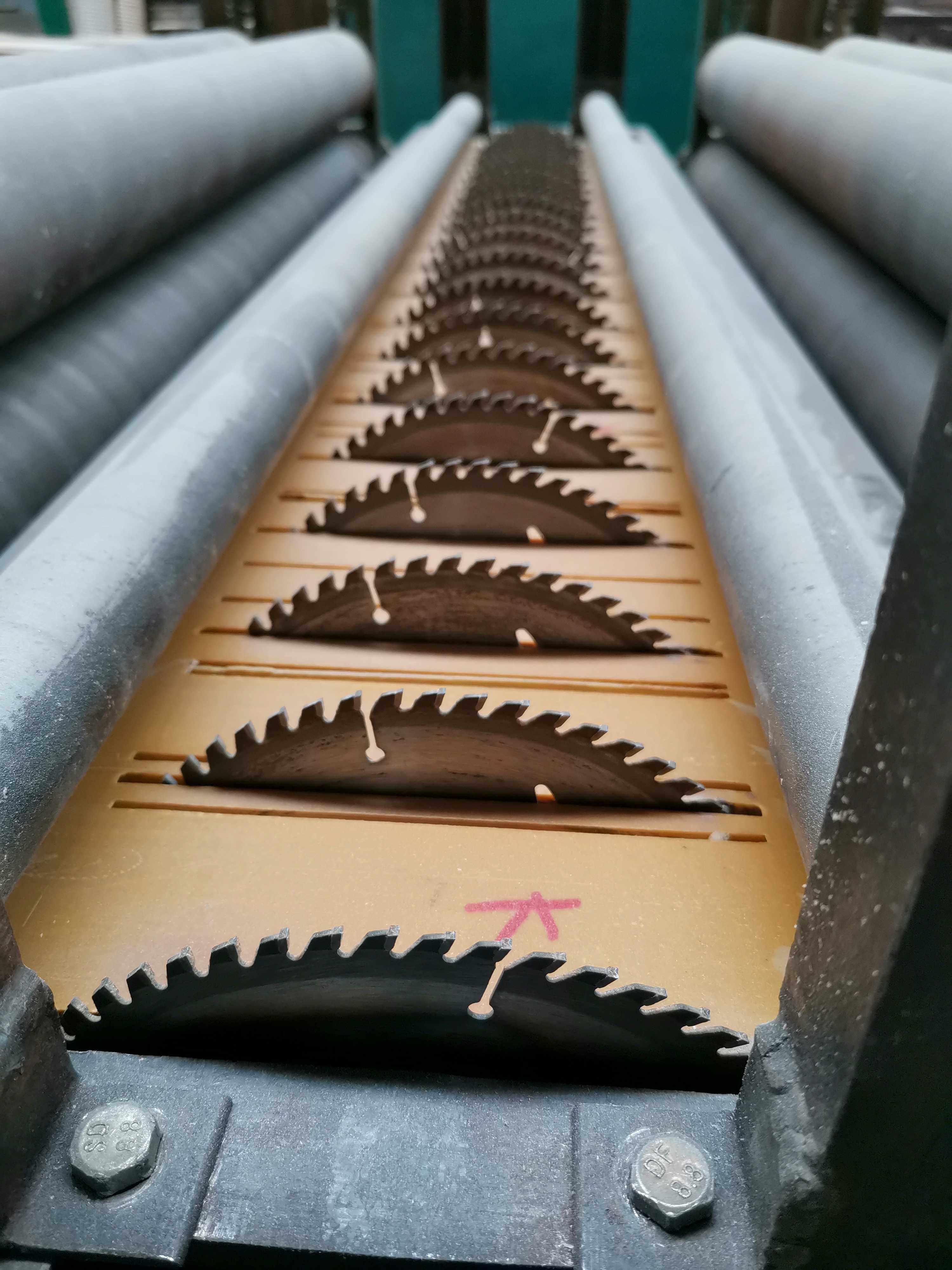 Ten pieces of Jintian 3S alloy saw blade man-made board red anti-nail type STAR belt lodging soil is more pure imitation of Ming and Qing Dynasties