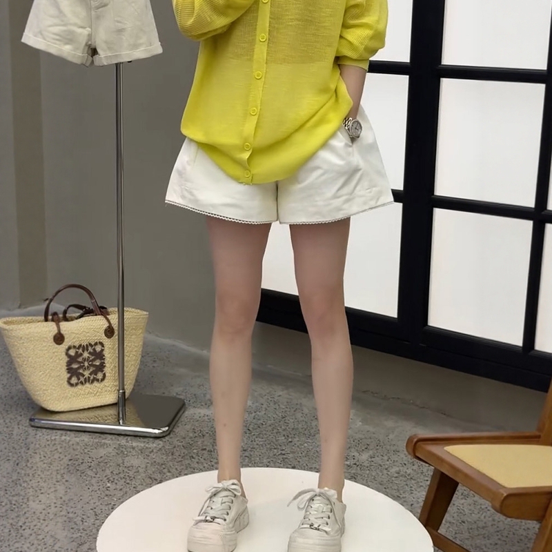 Plus Size 2026 Summer White Elastic Waist Lace Casual Wide-Leg Shorts for Women, Loose and Slimming A-Line Hot Pants for Chubby Girls Plus Size 2026 Summer White Elastic Waist Lace Casual Wide-Leg Shorts for Women, Loose and Slimming A-Line Hot Pants for Chubby Girls