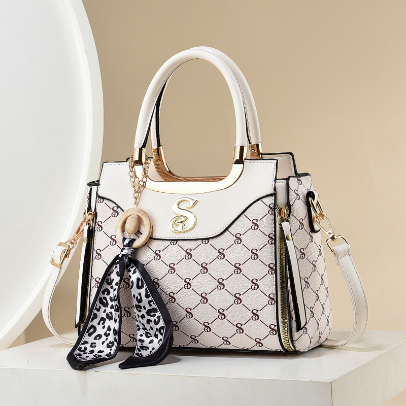 Women's Bags 2026 New Fashion Trendy Versatile Shoulder Crossbody Bag Stylish Letter Monogram Handbag Women's Bag