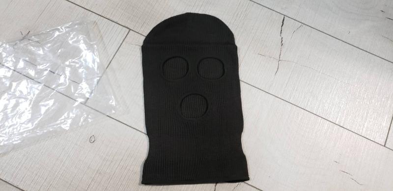 Cold-proof headgear for anti-chill surrounding the neck