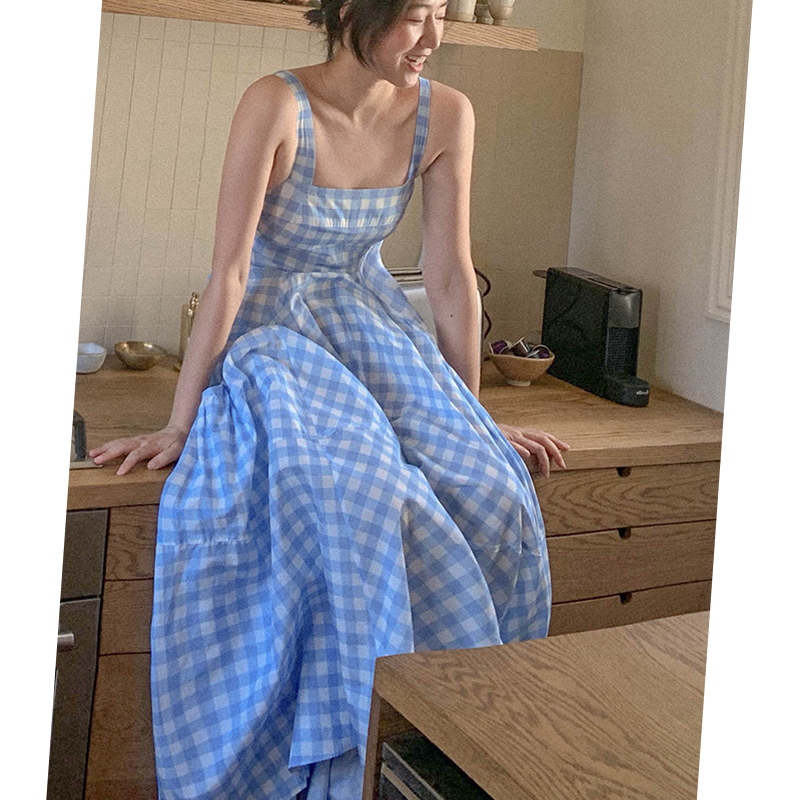 2026 New French-Style Niche Design, Eye-Catching and Elegant Goddess-Style Blue and White Plaid Spaghetti Strap Dress for Women 2026 New French-Style Niche Design, Eye-Catching and Elegant Goddess-Style Blue and White Plaid Spaghetti Strap Dress for Women