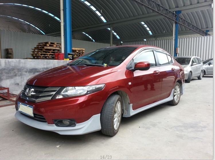 Sửa đổi vòm xe Áp dụng cho phần 08-13 của mặt trước của quạt nhỏ phía trước váy phía trước đuôi quạt phía trước dụng cụ vệ sinh nội thất ô tô