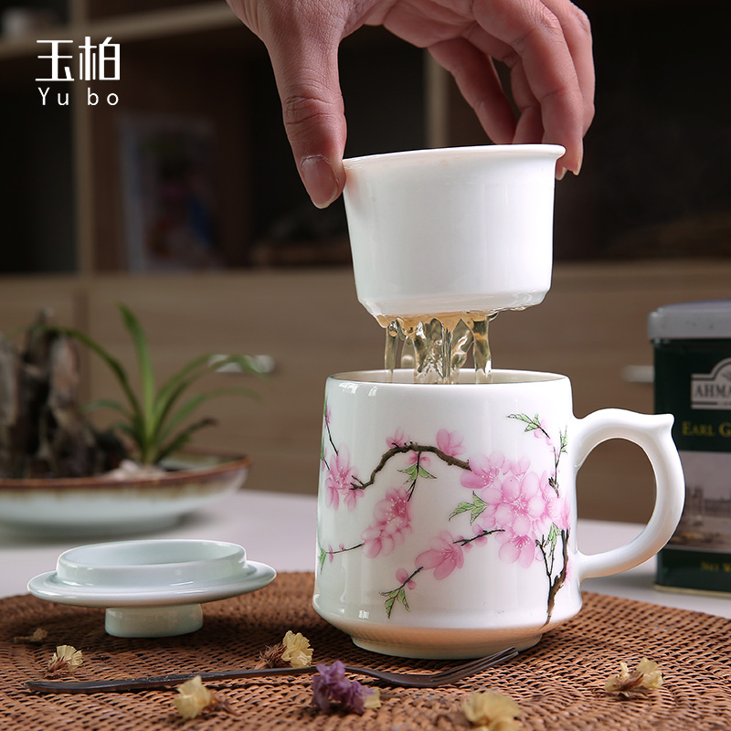 Jingdezhen ceramic cup parker filter jade cup huai office cup with cover large capacity cup gift peach blossom put water points